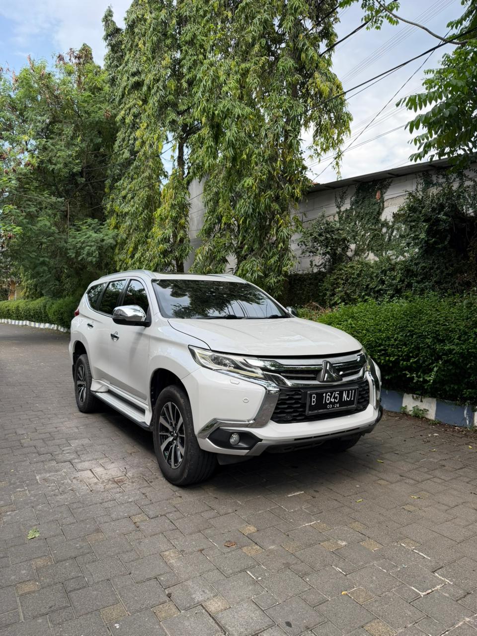 Gambar Pajero sport 2.4 dakar at 